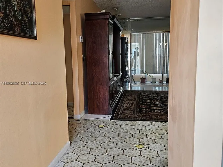 5121 W Oakland Park Blvd #211 — Photo 7