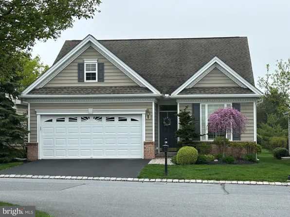 678 Thoreau Dr, Mount Joy, PA 17552
