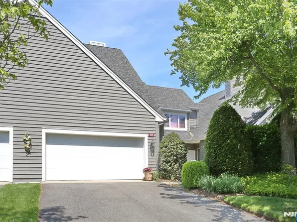 195 Brewster Rd #195, Wyckoff, NJ 07481