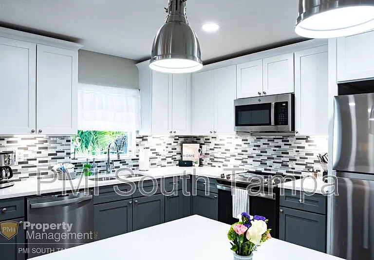 2214 E 18th Ave — Photo 8