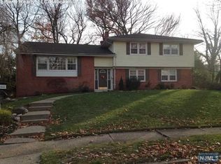 542 Wendel Pl, Oradell, NJ 07649