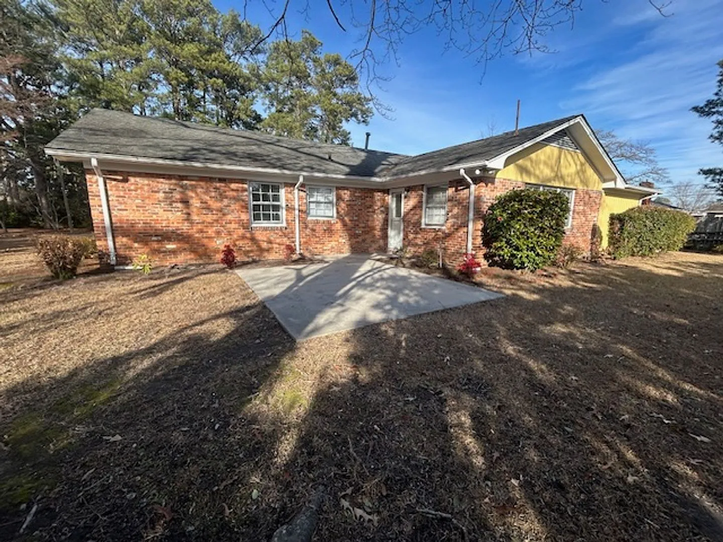 3-bedroom, 2-bath Home - Tanglewood area — Photo 4