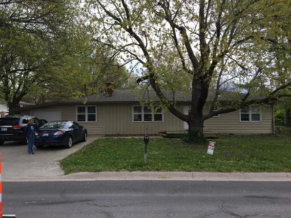 2206 Naismith Dr, Lawrence, KS 66046