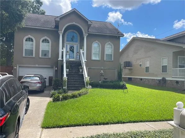 5401 Chatham Dr, New Orleans, LA 70122