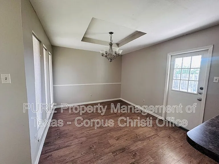2025 Blue Angel St — Photo 7