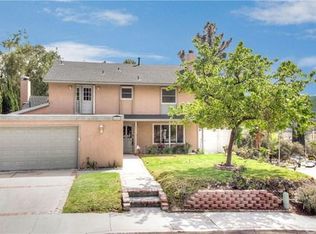 16516 Nearview Dr, Santa Clarita, CA 91387