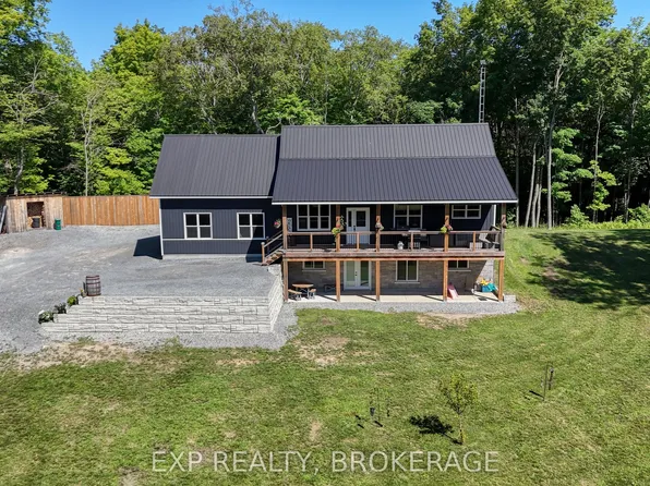 1020 Hill Ln, South Frontenac, ON K0H 2L0