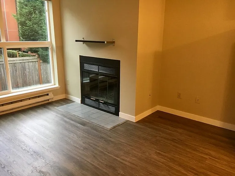 Francis Ave Apartments — Photo 4