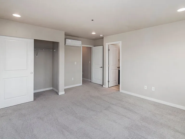 Rainier View Court Townhomes — Photo 45