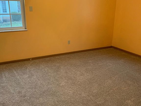 Bedroom 2 with new carpet