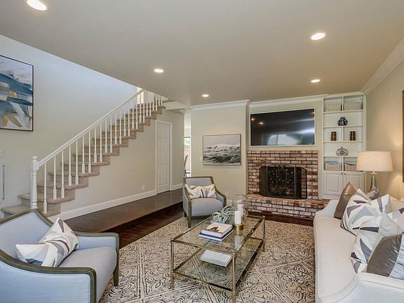 4th image of 1210 Chantal Way