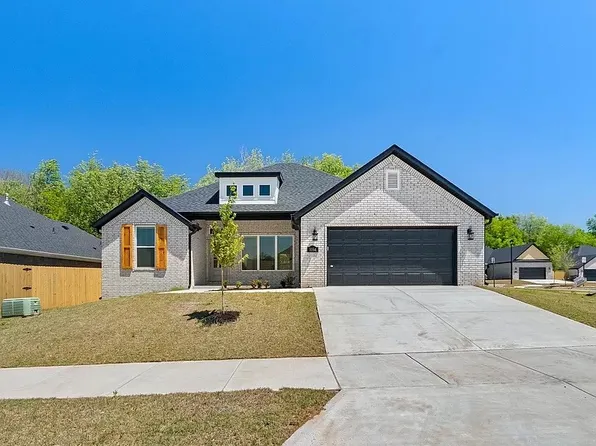 1054 S Xavier Bnd, Fayetteville, AR 72701