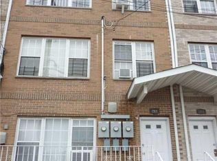 211 Beach 28th St, Far Rockaway, NY 11691
