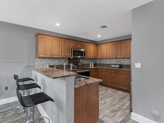 3rd image of 4055 Eastridge Dr #4055