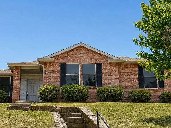 2828 Ingram Cir, Mesquite, TX 75181