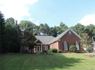 805 Carmona Ct, Matthews, NC 28104