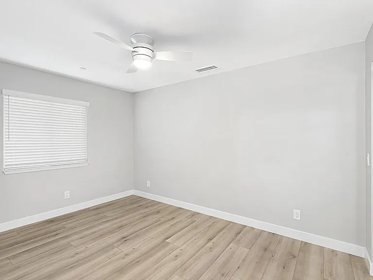 330 Ash Ave — Photo 8
