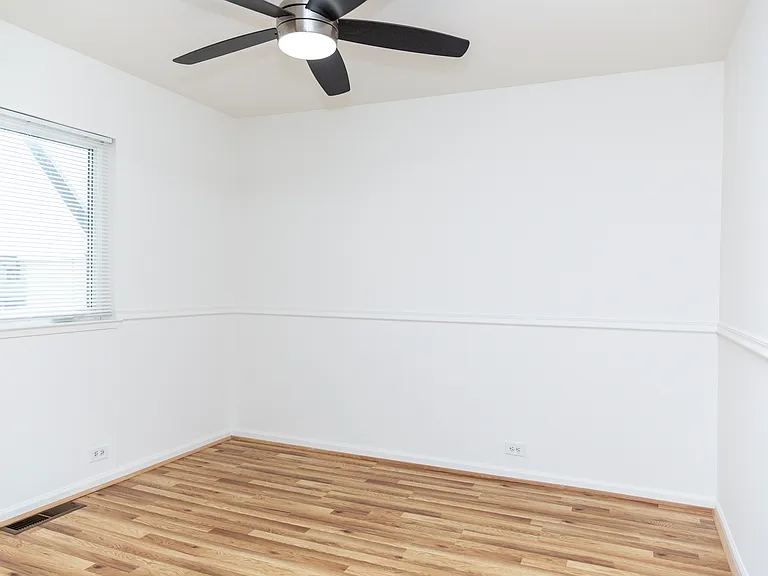 1213 Admiralty Ln — Photo 14