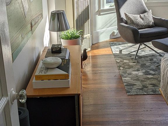 3rd image of 654 Castro St #6
