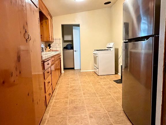 5th image of 44423 3rd St E