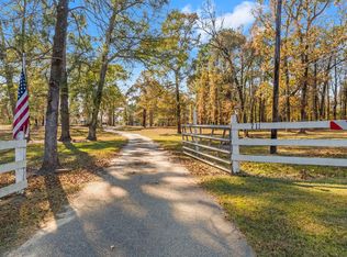 711 May Dr, Onalaska, TX 77360