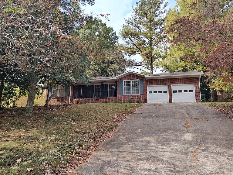 718 Desoto Rd SE — Photo 1