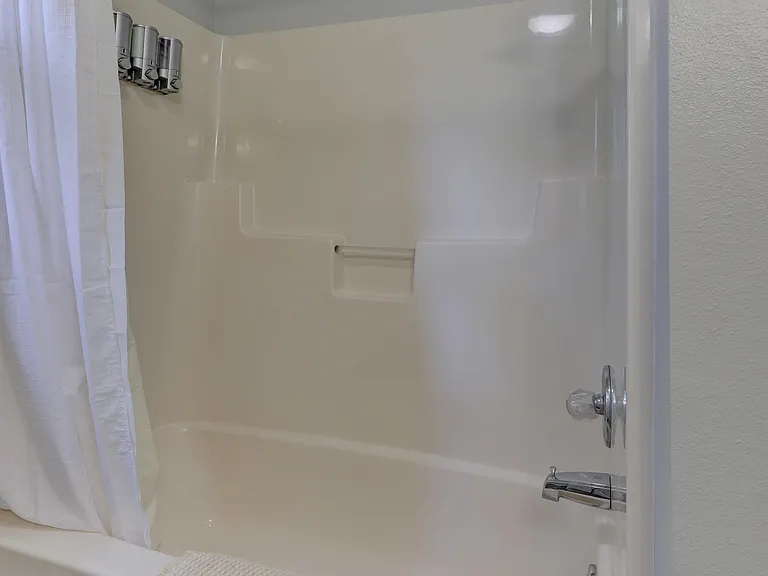 1116 Roosevelt Ave — Photo 2