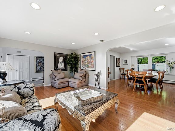 4th image of 10 Weatherstone Way