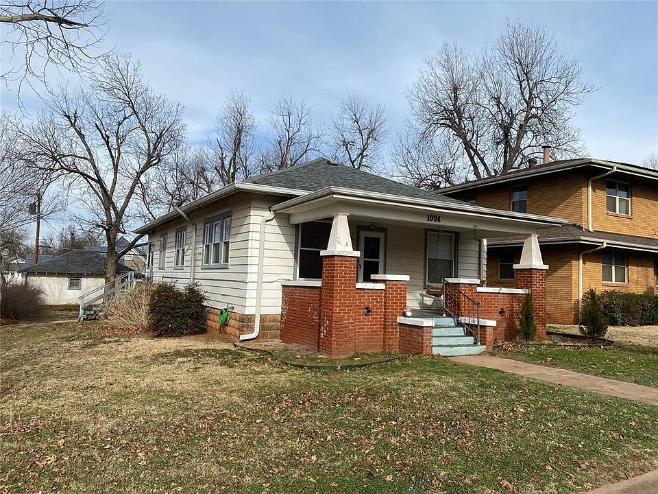 1st image of 1004 E Noble Ave