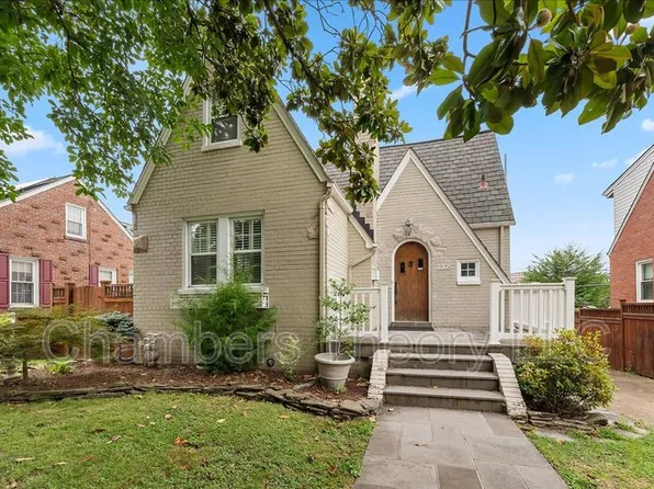 1105 20th St S, Arlington, VA 22202