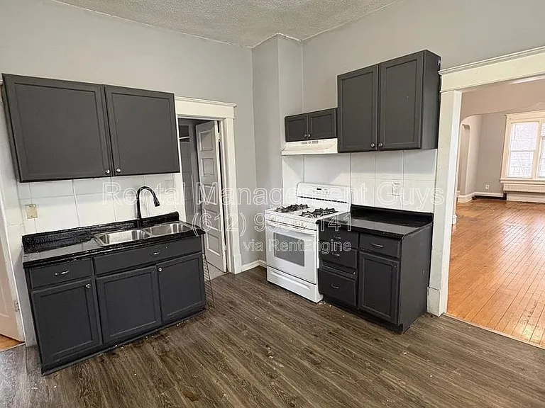 1015 Humboldt Ave N #2 — Photo 9