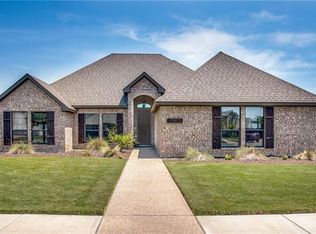 10800 Golfview Way, Benbrook, TX 76126