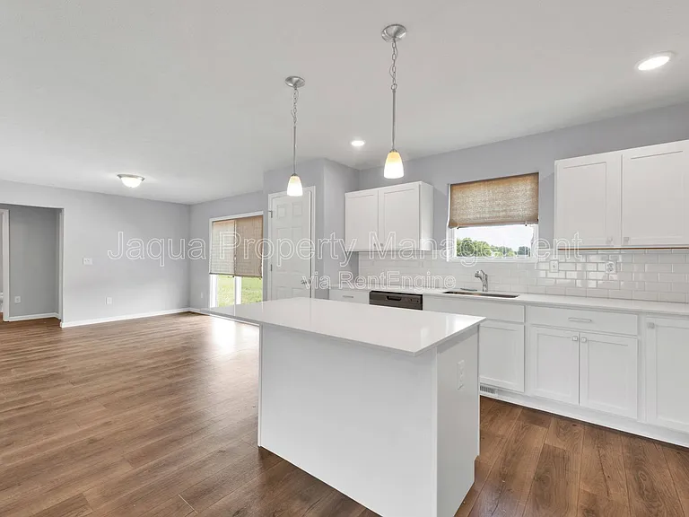 48265 Silver Oaks W — Photo 3