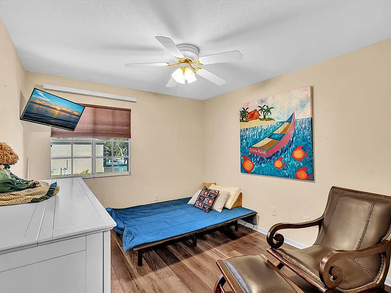 1449 Banyan Cir — Photo 24