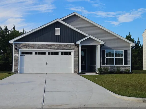 210 S Umbrella Palm Dr, Hampstead, NC 28443