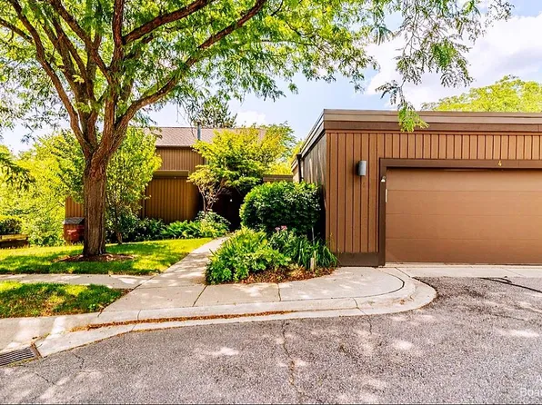 4 Southwick Ct, Ann Arbor, MI 48105