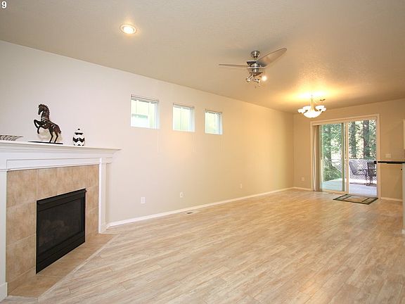4th image of 3469 SE Pinewood Ave