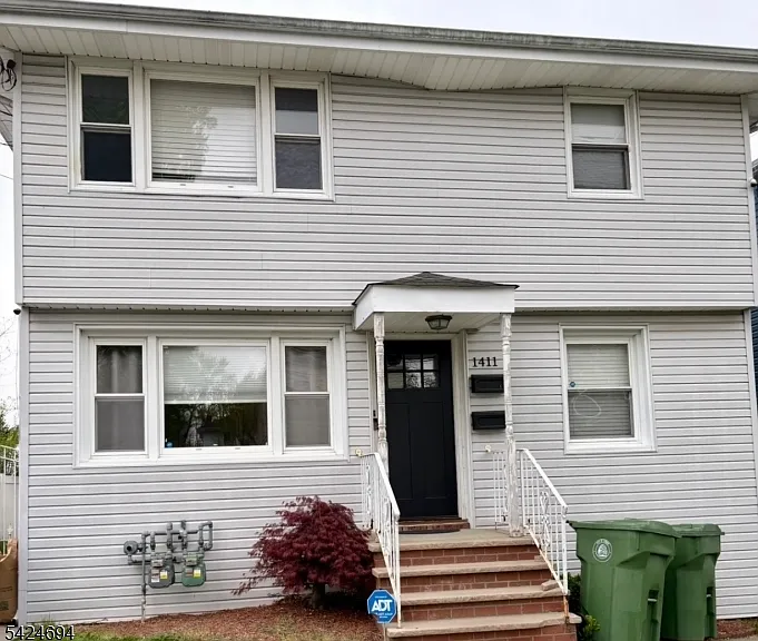 1411 Hussa St — Photo 1