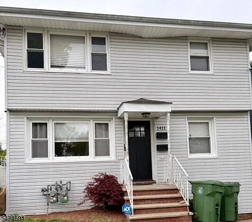 1411 Hussa St Photo 1