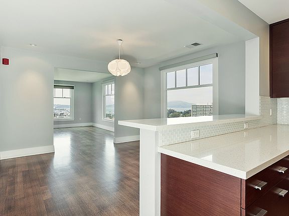 4th image of 2701 Larkin St APT 301