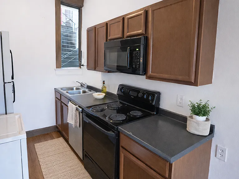 209 W 5th Ave #203 — Photo 7