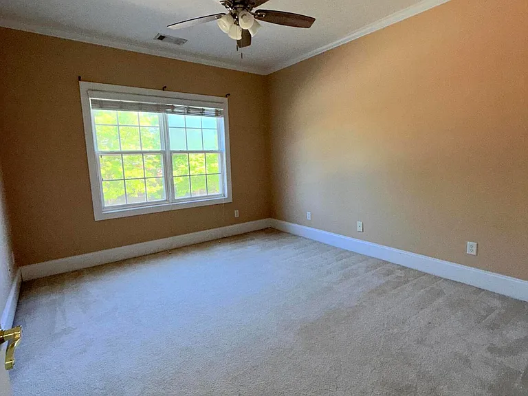 1605 Jamestown Ave — Photo 39