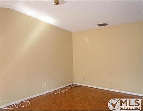 2nd image of 206 Sparrow Dr APT 2
