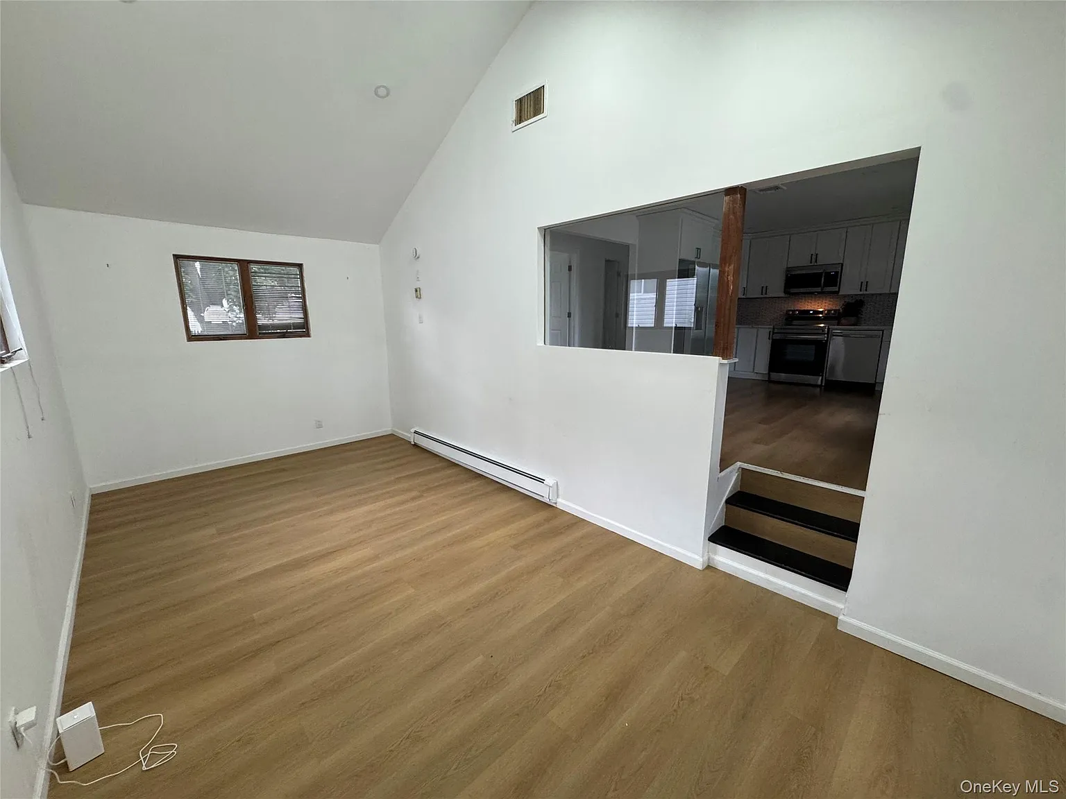 4 bed, 2.0 bath, 2166 sqft, $4,999 — Photo 2