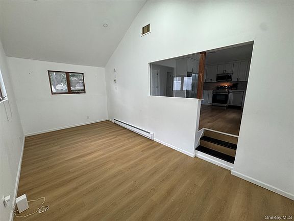 2nd image of 303 Woodbury Rd