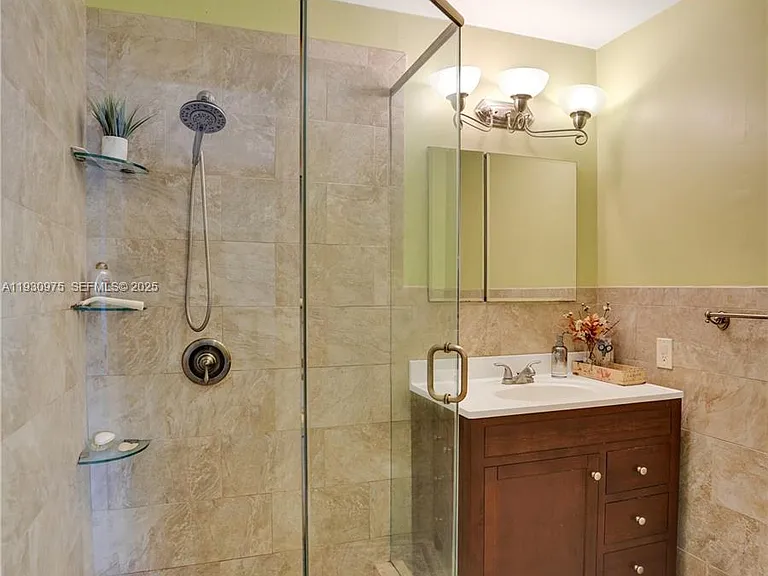 1321 Mandarin Isle — Photo 8