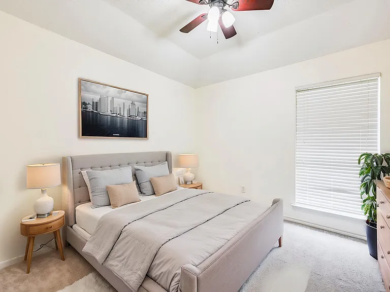 1136 Park Gln — Photo 3