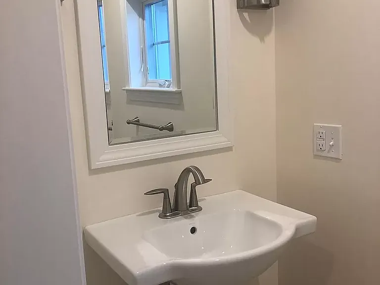 Ground floor Guest washroom