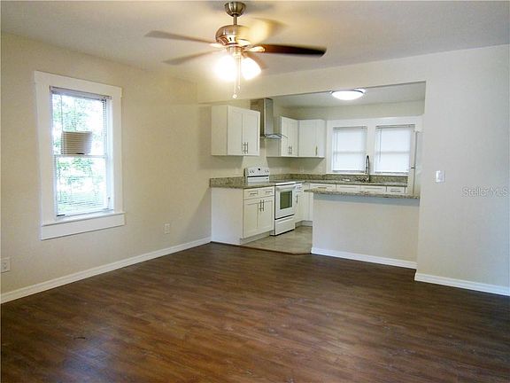 3rd image of 805 E Wood St