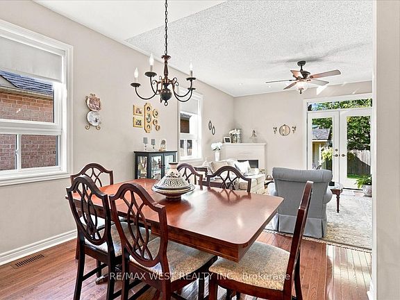 3rd image of 68 Sherrington Dr